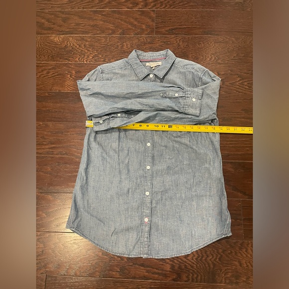 Tommy Bahama Women 25 Years of Paradise Embroidered Button Up Shirt Size Medium - Picture 2 of 7